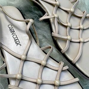 🌹COMFY Cabin Creek Sandals with bead embellishments